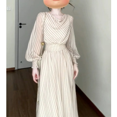 锦倩 "流动条纹"立裁荡领 双色条纹法式复古收腰长袖连衣裙泡泡袖