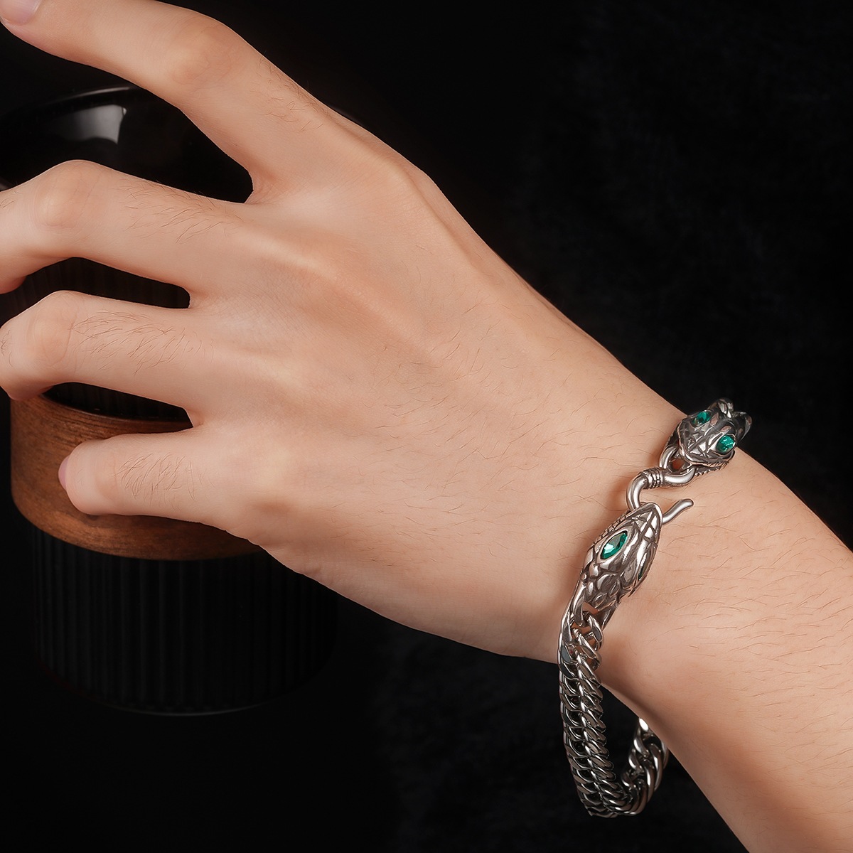 Green-eyed Snake Bracelet For Men In Titanium Luxury Style_voghion.com