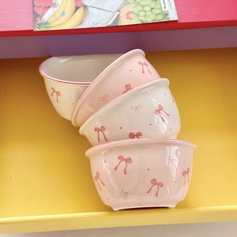 ピンクの蝶結びのご飯の碗の少女の心の陶磁器の高温の釉薬の下で色の家庭のデザートの碗はオーブンがマイクロ波ができます。|undefined