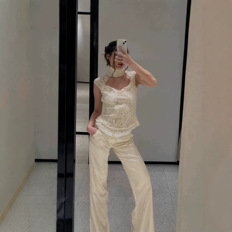 Cross-border women's clothing: Purely alluring high-neck lace sleeveless backless top with small flutter sleeves and buttons, slim-fit blouse