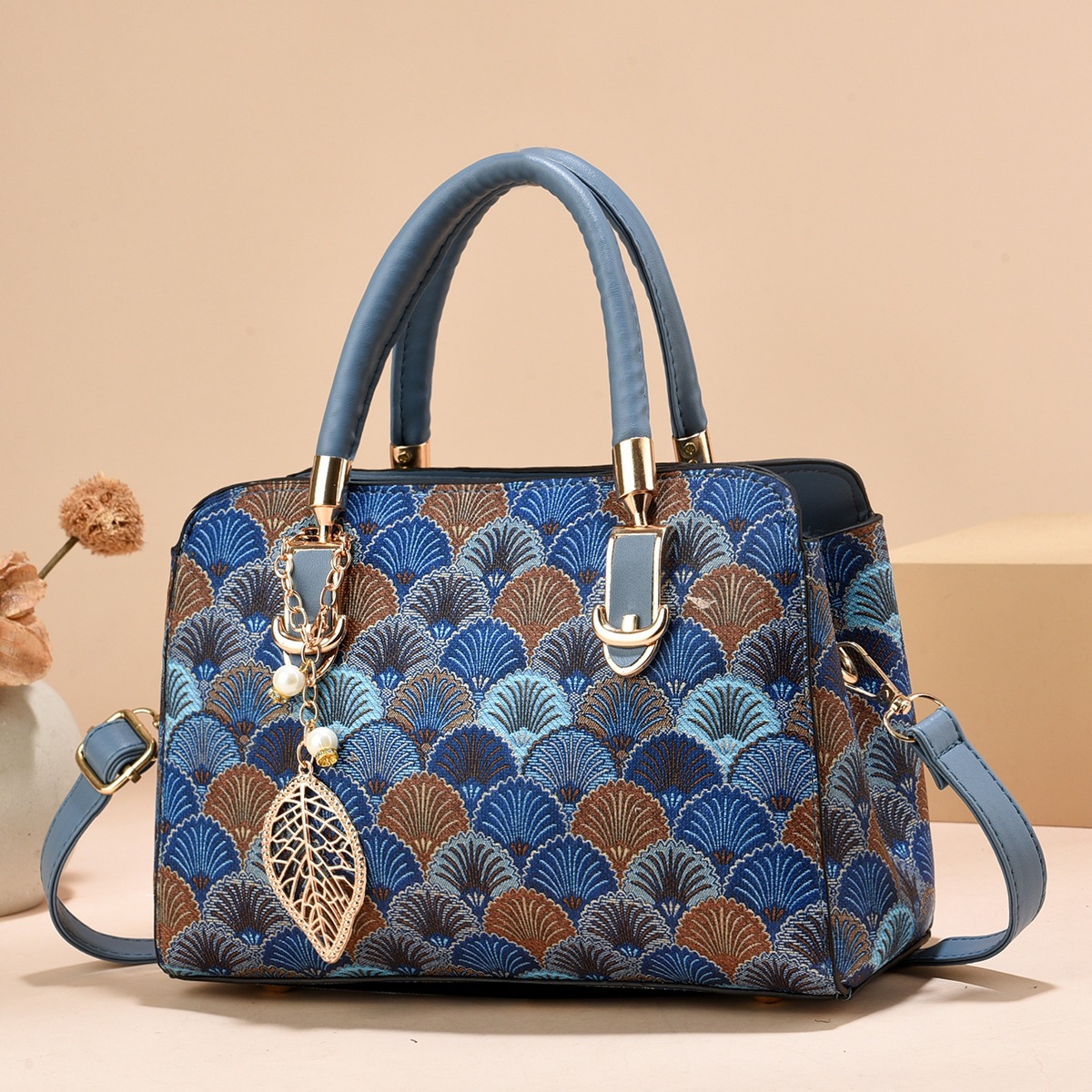 Bolso de mujer de mediana edad 2025, nuevo bolso de moda para mujeres, bolso coreano simple para madres, bolso de hombro simple para el cabello