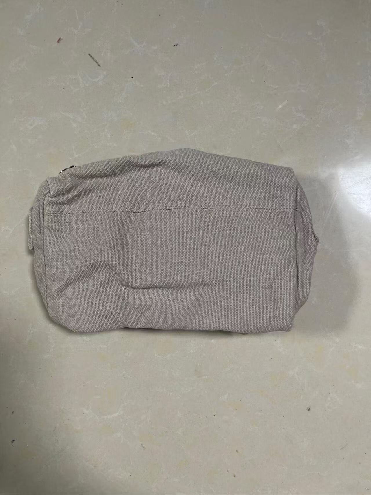 회색