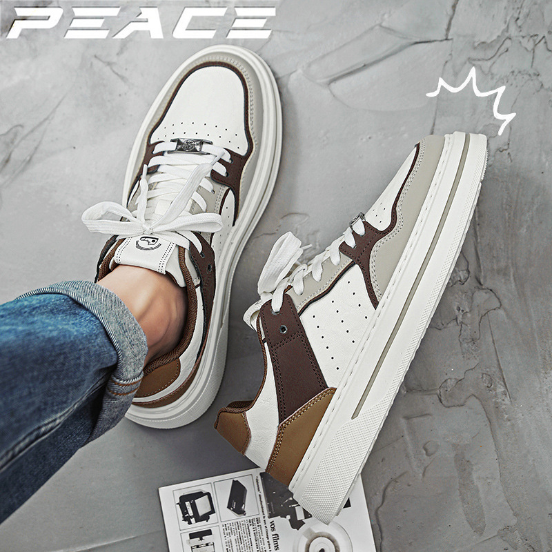 2024 nueva luz de los zapatos de los hombres de lujo casual todos los zapatos de tablero de la estación europea todos los zapatos de moda de los hombres vivos populares pequeños zapatos blancos