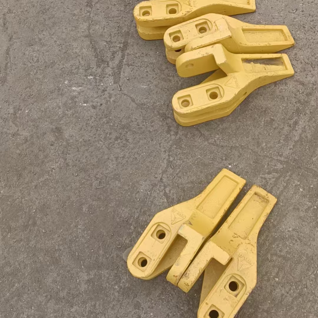 现货供应成工装载机刀板装载机斗齿铲车铲板装载机全车配件