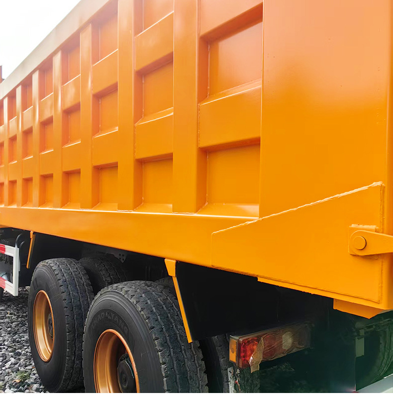 Used Howo Engineering Dump Truck 371 Horsepower, Rear Eight-Wheel Dump Truck for Mining Use