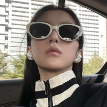 新款时尚墨镜女夏防紫外线男士开车专用高级感GM猫眼太阳镜黑框潮