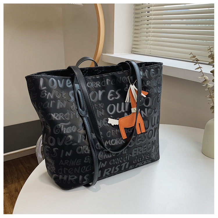 Wholesale Retro Letter Graffiti Large Capacity Shoulder Tote Bag Nihaojewelry display picture 39