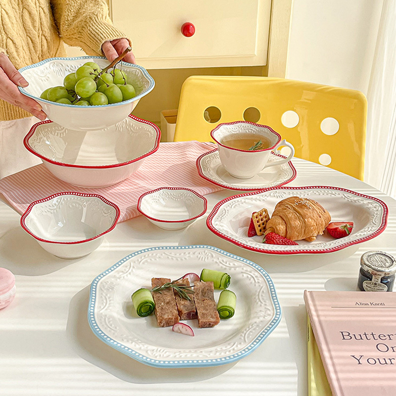 Ins French Retro Red and Blue Stroke Christmas Set Bowls, Cups and Saucers Embossed Dinner Plates Western Dessert Plates Salad Bowls