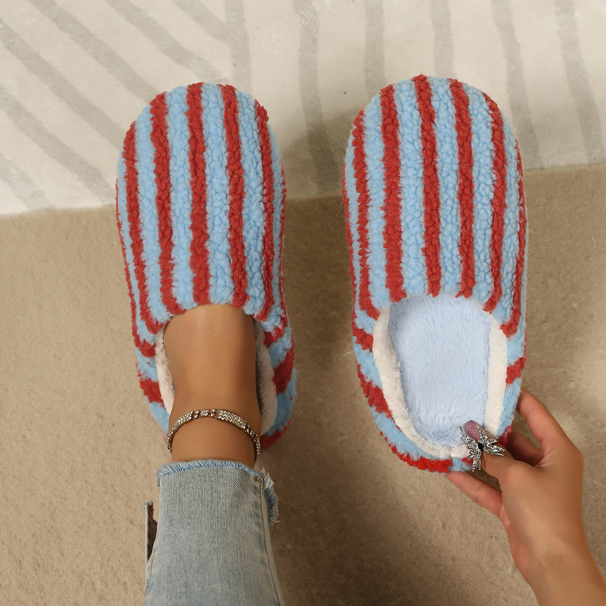 Zapatillas de lana de tela suave de comercio exterior de caña de invierno para mujeres antideslizante interior zapatos caseros peludos de suela gruesa