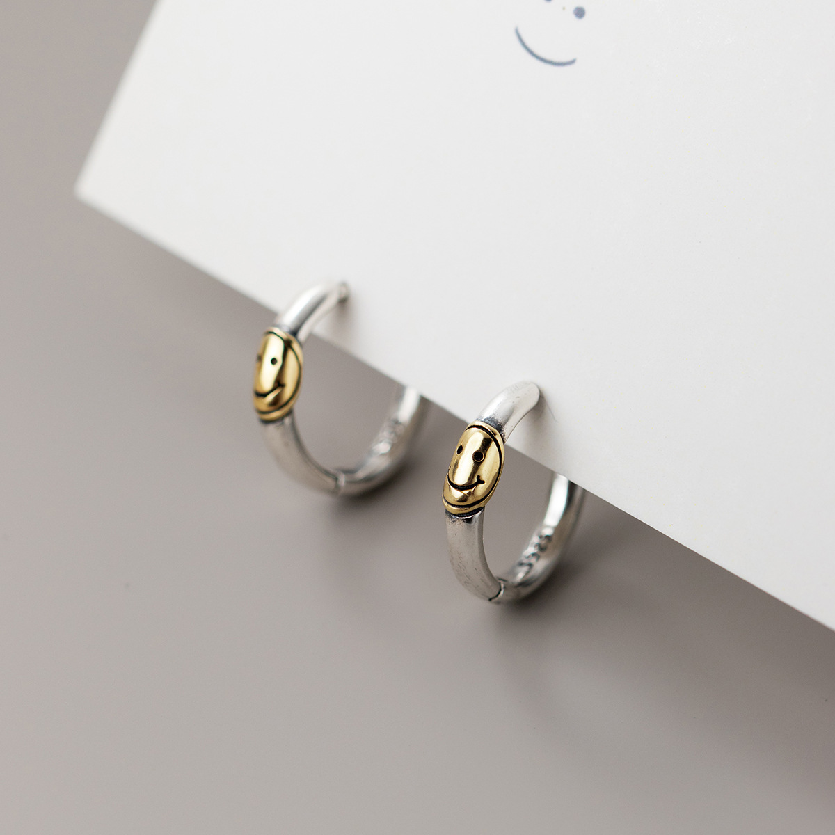 Eloch s925 plata sonriente retro tailandés de plata auriculares temperamento orejas de mujer M01252