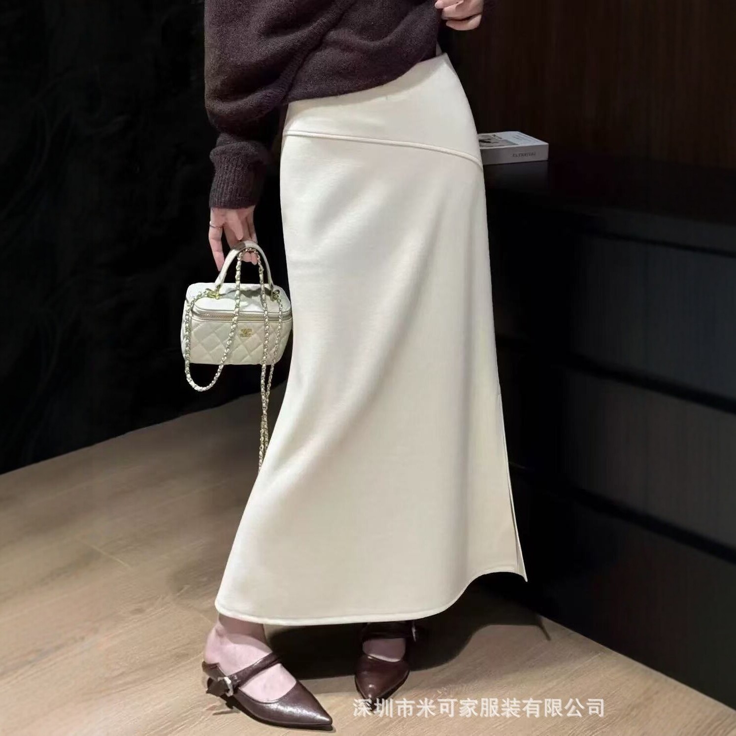 2026秋冬新款时尚高腰显瘦侧开叉垂感气质A字包臀醋酸羊毛半身裙