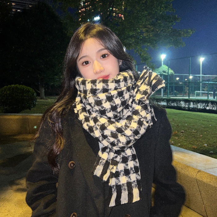 Koreanischer High-End-Qianniao-Gitterquasten-Frauen-Ich-Mitation-Kaschmir-Doppelseitiger länglicher warmer und modischer Schal,_voghion.com