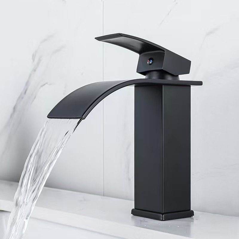 Grifos de cascada personalizados de acero inoxidable boca plana grifos cuadrangulares transfronterizos de comercio electrónico comercio exterior grifos de lavabos calientes y fríos
