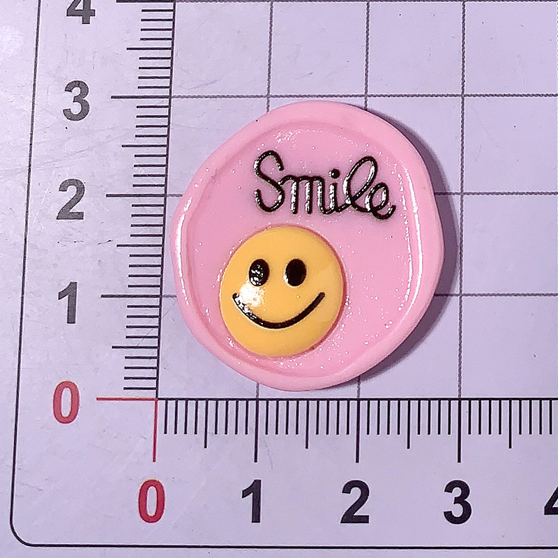 Resina sonriente creativa con cáscara de teléfono móvil agujero agujero zapatos llaveros taza de agua aislante DIY accesorios para el cabello caja de almacenamiento refrigerador