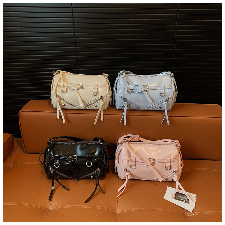 Fashionable Versatile Motorcycle Armpit Shoulder Crossbody Bag_voghion.com
