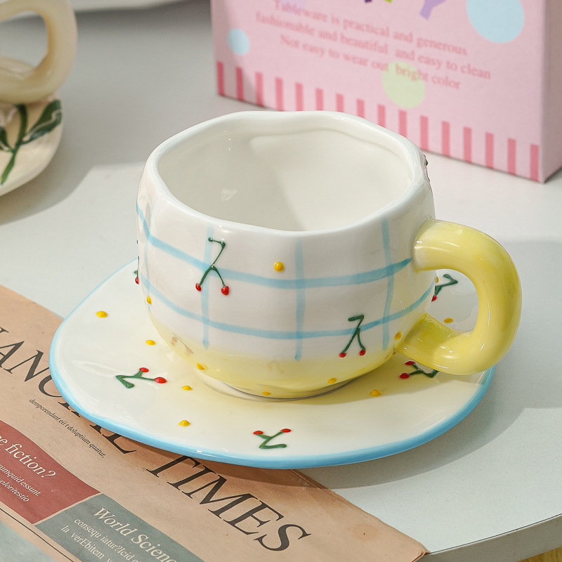 Hermoso conjunto de tazas de café y platos Regalos comerciales Irregulares tazas de desayuno transfronterizas de cerámica Pastoral pintada a mano esmaltada