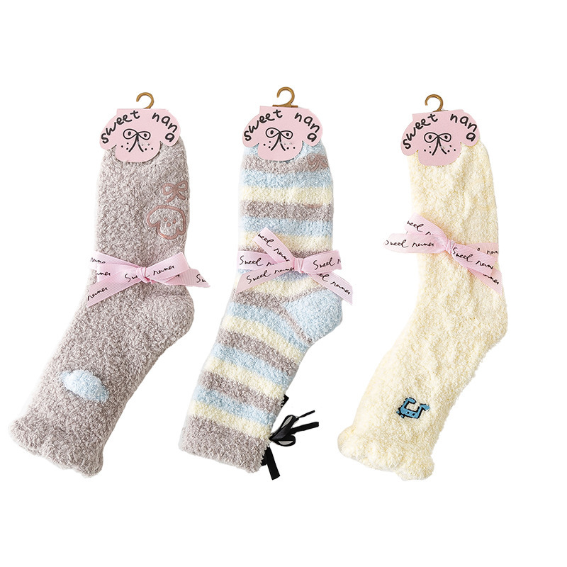 Calcetines de Piso Medianos para Mujer de Terciopelo Coral Térmicos con Bordado para Casa e Invierno image 8