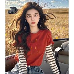偽の2枚の早春秋のシャツの縞長袖tシャツの女性の肩の袖はデザイン感の純綿の上着をつなぎ合わせます。