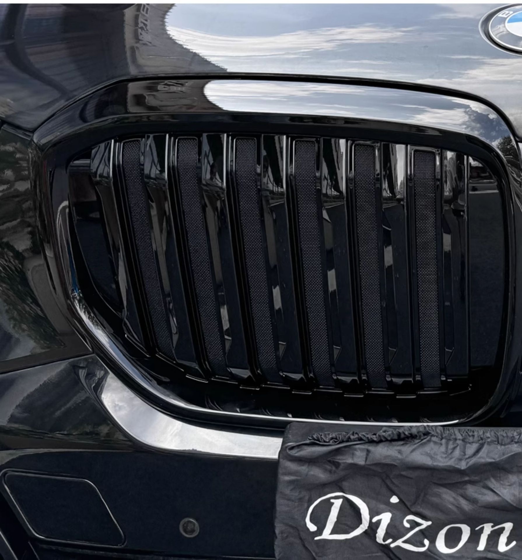 Suitable for 23-25 Bmw Domestic X5L Insect-Proof Net Black Warrior Special Front Dust Cover Modification Product