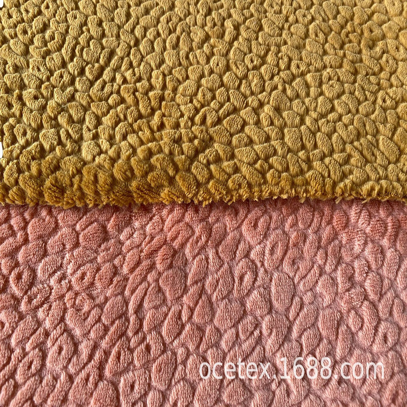 厂家供应半消光牛奶绒面料床上用品靠垫抱枕布料儿童玩具箱包面料