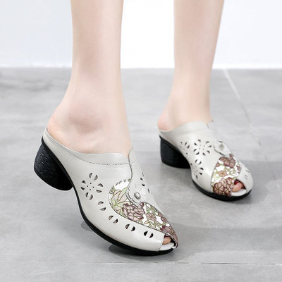 2021夏新款镂空软底舒适圆头复古民族风真皮中老年跳舞妈妈凉拖鞋|ms