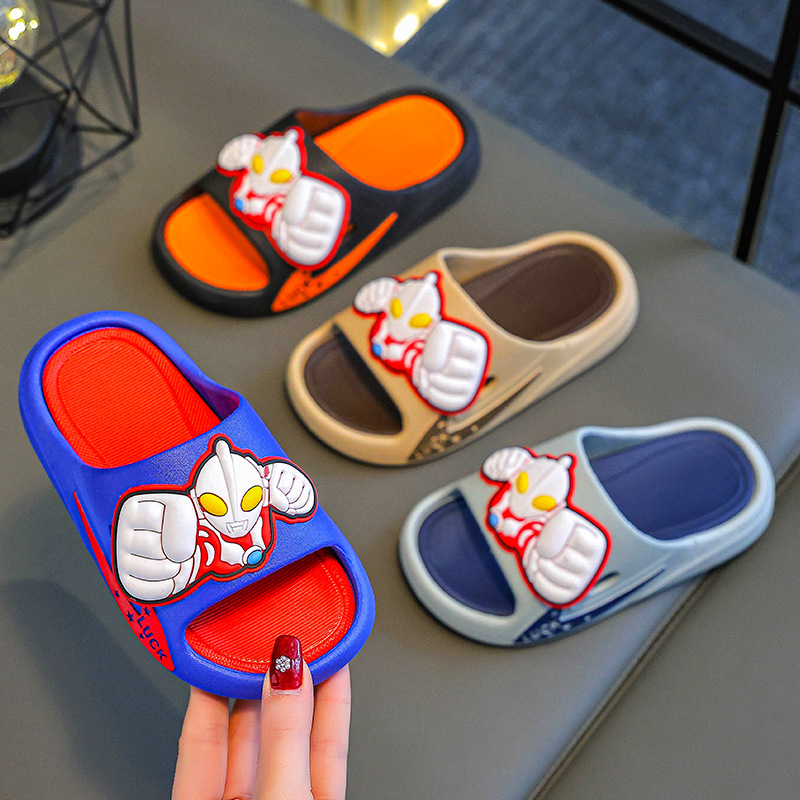 Zapatillas infantiles Ultraman verano para niños baño interior antideslizante para bebés zapatillas frías para el hogar