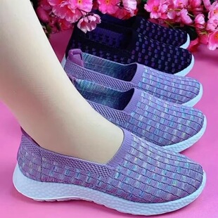 �ϱ���ŮЬ�w��͸��W��һ�_�ŋ���ЬŮ�\�ڷ���ܛ�������꽡��Ь