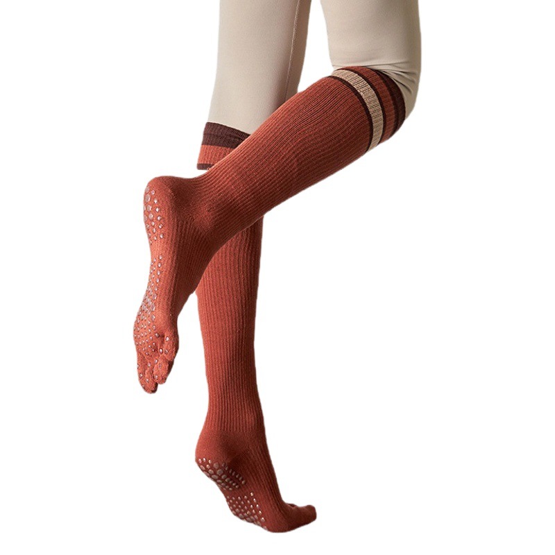 Calcetines de yoga para mujer Calcetines de algodón alargados de cinco dedos calcetines de compresión a rayas de otoño e invierno calcetines de baile antideslizantes Comercio exterior Exportación