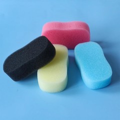 ヘアサロンの美容用品の理髪スポンジの砕いた髪をスキャンします。