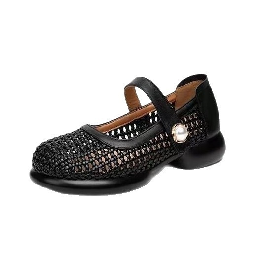 Sandalias de mujer verano 2026 nuevo hueco de cuero suave tela de tela de base suave zapatos de madre zapatos de mujer
