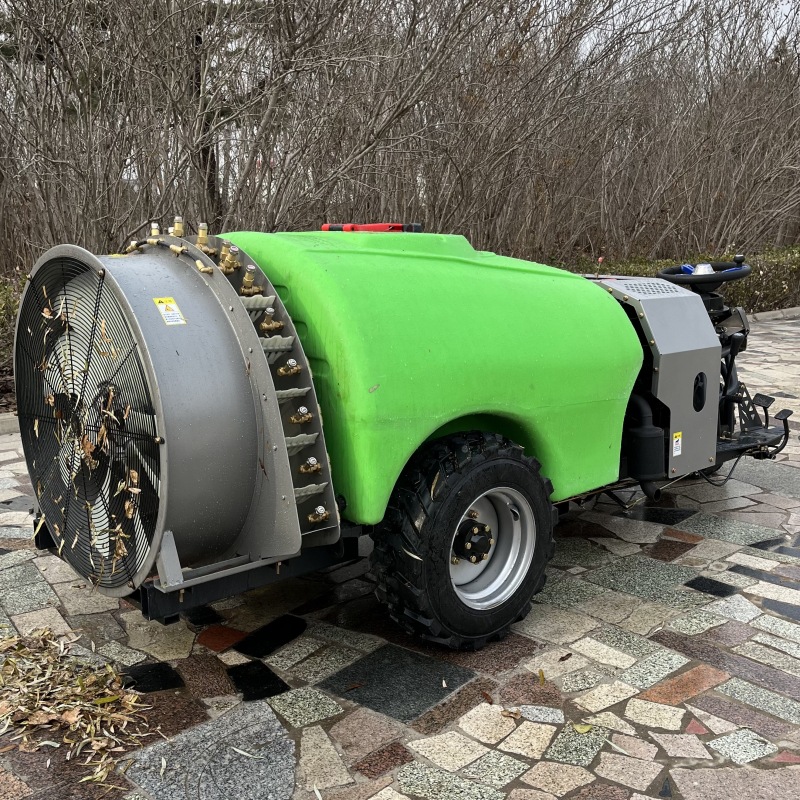 高射程喷雾打药机乘坐式果园风送远程喷雾机三轮式高压果树打药车