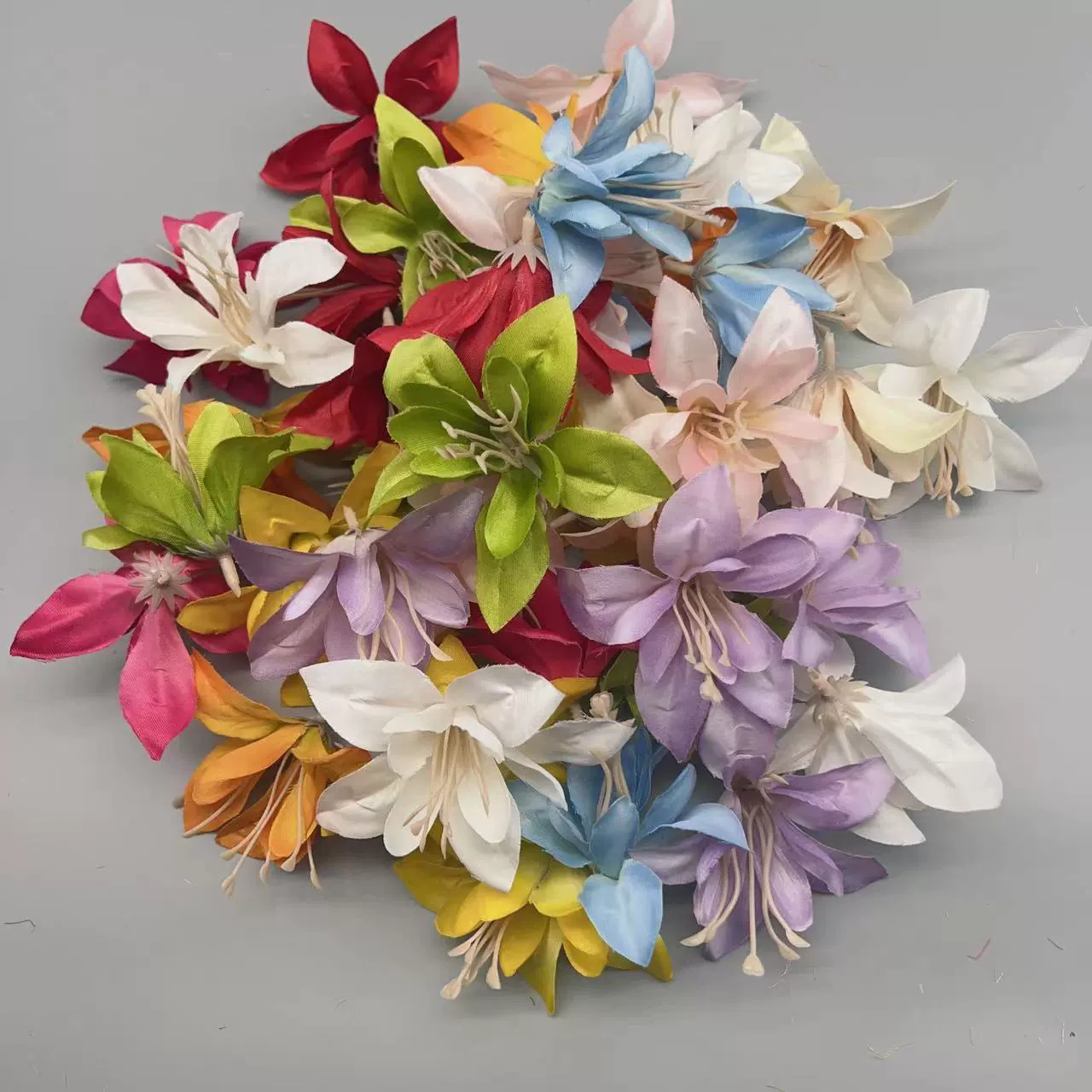 Новый искусственный цветок голова лилии искусственный цветок Шелковый цветок головной убор аксессуары для волос материал DIY аксессуары ручной работы Свадебный дом