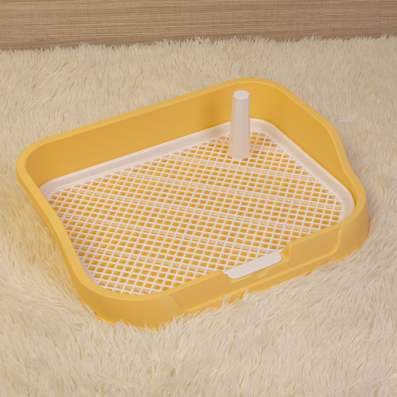 犬のトイレの小さいサイズの高い囲いのはね防止のプラスチックの子犬の犬の砂のたらいは柱を持っています。|undefined