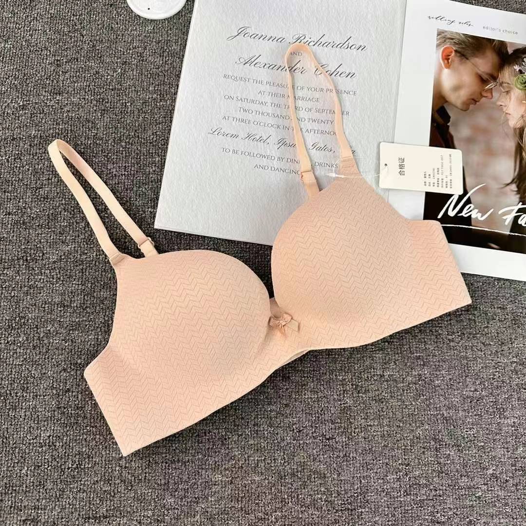 Nuevo brillante de verano sin marcas cómodas copas gruesas ropa interior sexy desnuda sensación de bra contra el pecho bra anti-prolapso