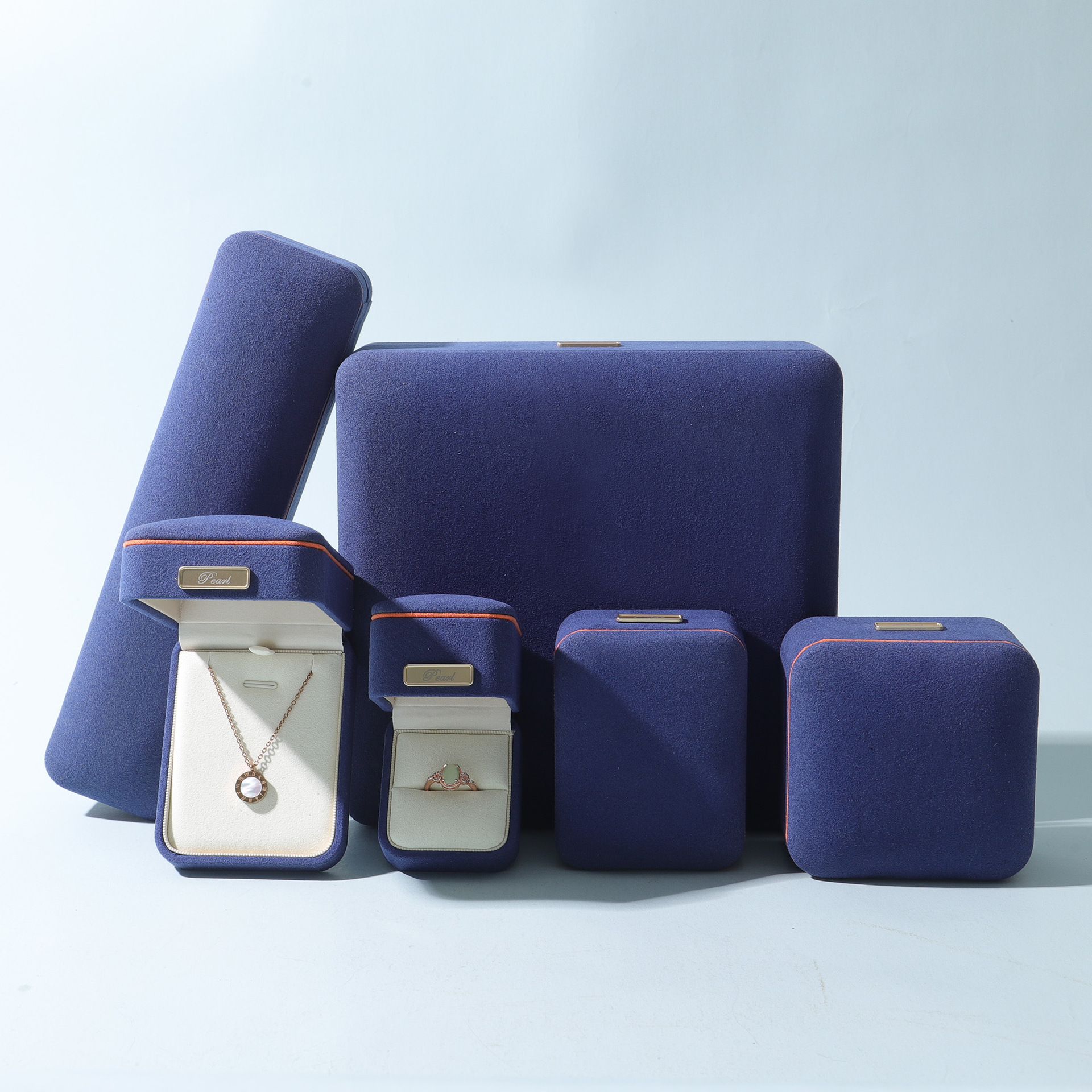 Caja de embalaje de joyería de estilo lujoso ligero de tela de piel de peluche de pulsera larga caja de anillo de joyería caja de embalaje image 3