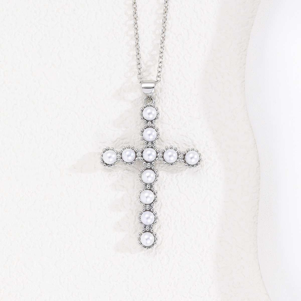 Transmisión en vivo transfronteriza venta caliente cobre chapado en oro real cruz con cuentas collar de diseño personalidad exquisita cadena de clavícula salvaje al por mayor