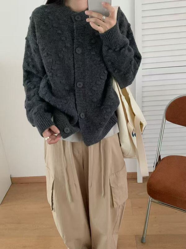 慵懒风纯色鼓包设计感高级感针织开衫女秋冬季宽松别致毛衣外套|undefined