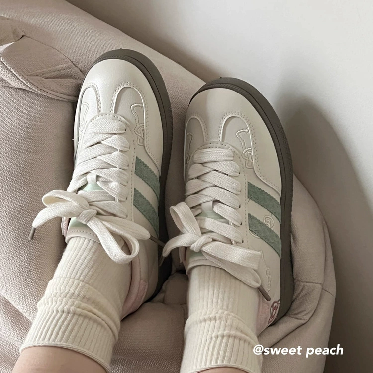 Litchi Park Оригинальная Kitty Cat Маленькая белая обувь Женская весна 2025 Новая доска обувь нишевые туфли