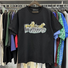 �羳��ó����AMIRI�Ա���ĸӡ��˫ɴ��Բ�����ж����д�����ͷT��