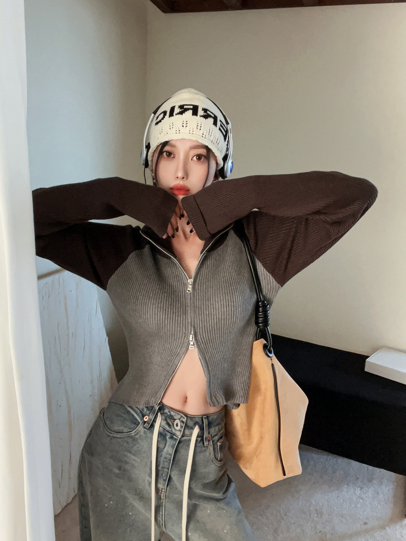Raglan Sleeve Zipped Stand Collar Thin Sweater - Image 2