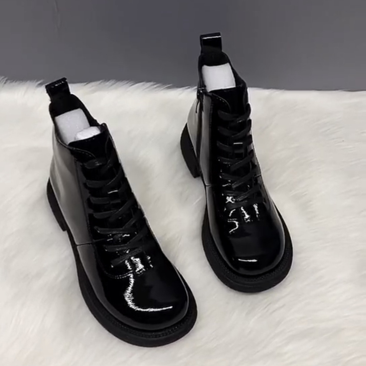 외국식 마틴 부츠 여성 영국 가을과 겨울 새로운 레이스 업 망고 헤드 쇼트 부츠 청키 힐 플랫 스프링 싱글 부츠 기모 코튼 부츠