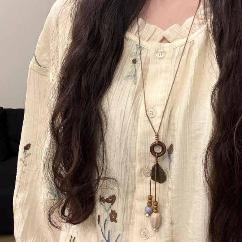 New Chinese-Style Retro Geometric Ring Leaf Pendant Necklace Ethnic Style Long Sweater Chain Niche Design Accessories for Women New Chinese-Style Retro Geometric Ring Leaf Pendant Necklace Ethnic Style Long Sweater Chain Niche Design Accessories for Women