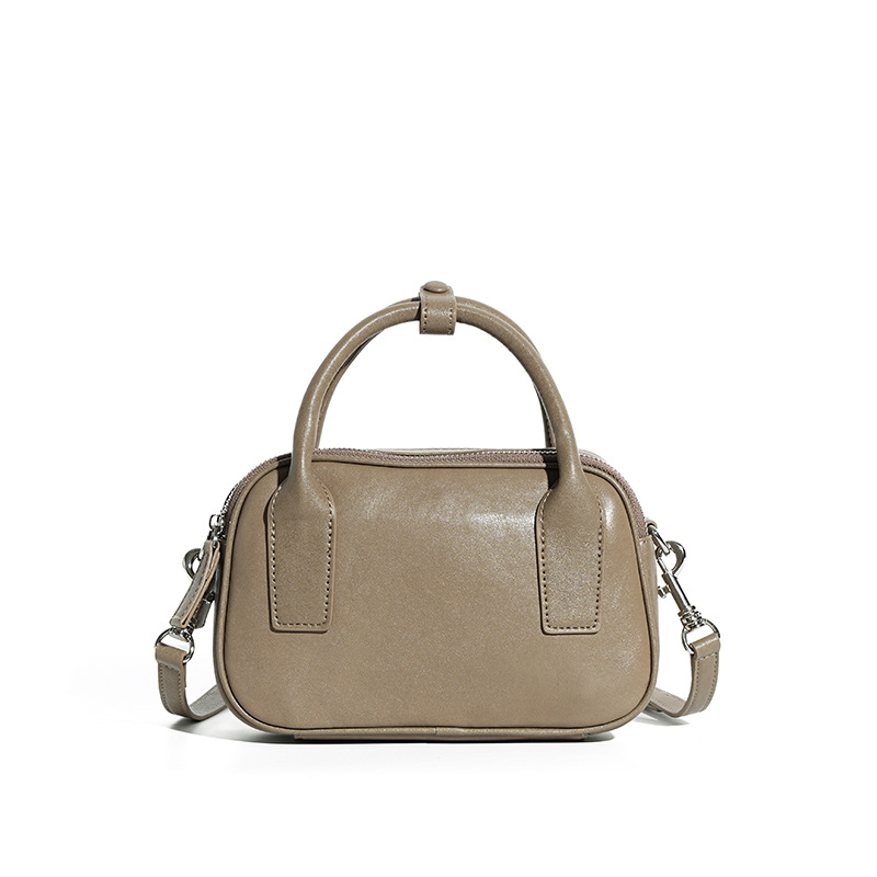 그레이(베지터블 태닝 가죽의 첫 번째 레이어)