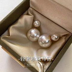 趙露思同金両面真珠イヤリング女性の前後には、贅沢なピアス高級イヤリングS925銀針を装着している