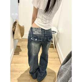 设计感美式多口袋低腰牛仔裤+镂空V领上衣