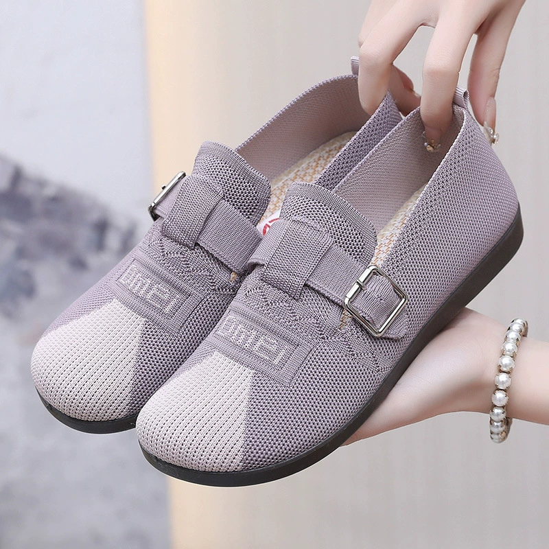 Весенний и осенний новый средний и пожилой мамы с плоской подошной пожилой одиночной туфли Пекинская женская обувь из ткани нескользящая мягкая подошва