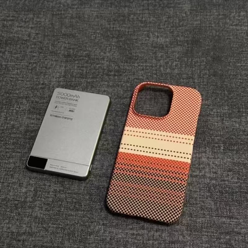 iPhone17 カーボンファイバー磁気電話ケース Apple 16proMax ハーフパック ケーブラパターン 15 落下防止ケースに適しています。|undefined