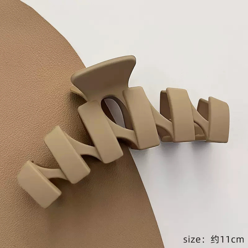 Milk Brown simple clip de tiburón horquilla hembra Cabeza trasera updo clip de pelo cabeza de plástico grande pinza de pelo tocado horquilla