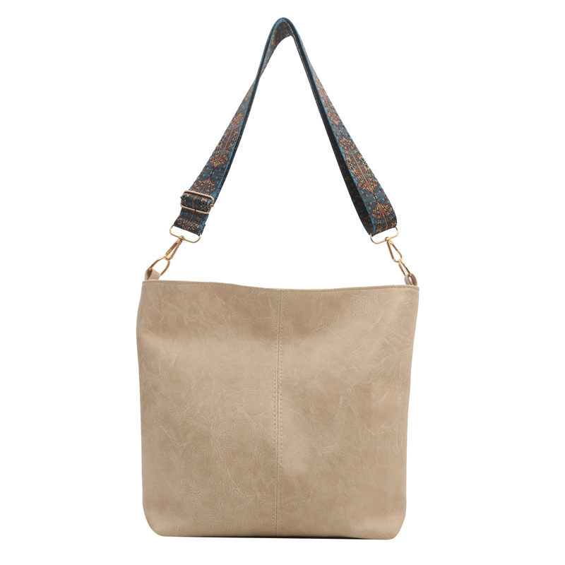 Gran capacidad de superficie suave ocio verano 2024 nueva moda temperamento de tendencia axilar correa de hombro ancha bolso de mujer