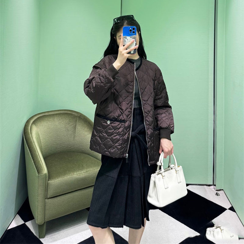 25秋冬新款南油高定Pra简约休闲百搭经典菱格纹圆领棉服外套|undefined